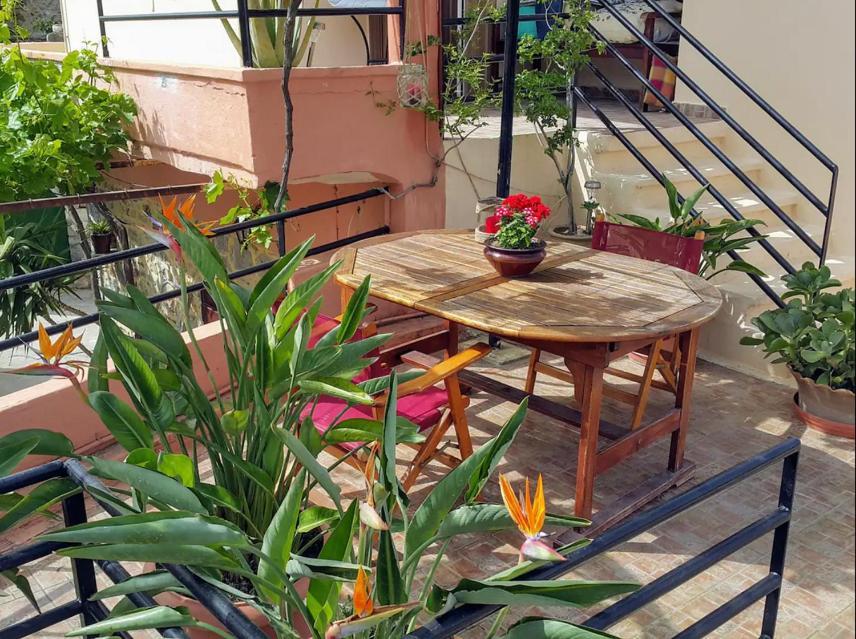 Traditional Residence With Terrace Latsida Kültér fotó