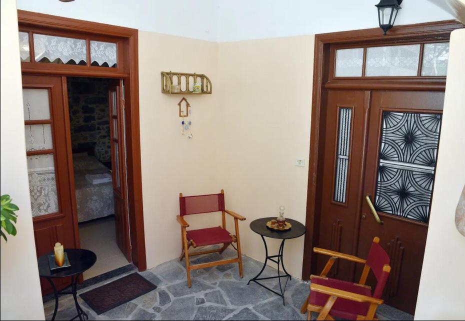 Traditional Residence With Terrace Latsida Kültér fotó
