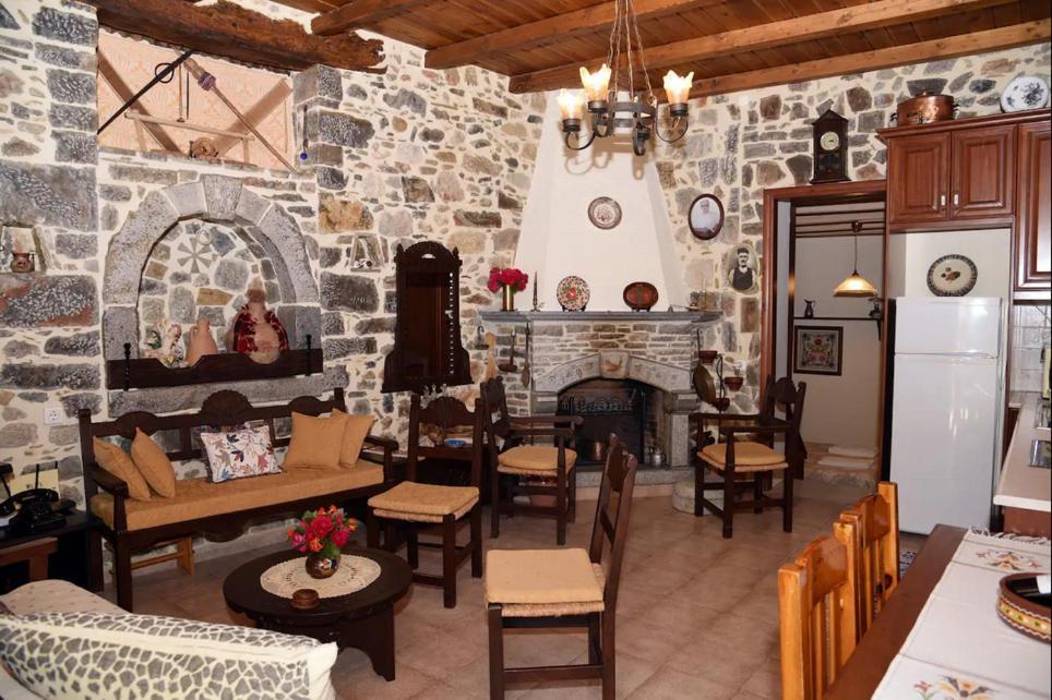 Traditional Residence With Terrace Latsida Kültér fotó